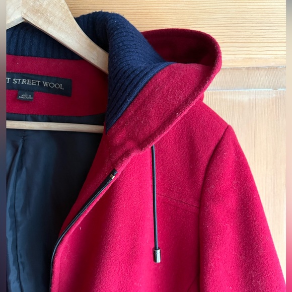 Red Hooded Wool Coat by Fleet Street- Size Large - Picture 5 of 11